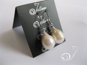 E004.02-white-pearl-drop-earring-Julleen-2-300x225