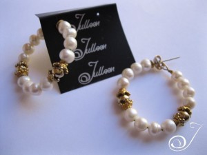 E030.01.white_.hoop_.earring-300x225